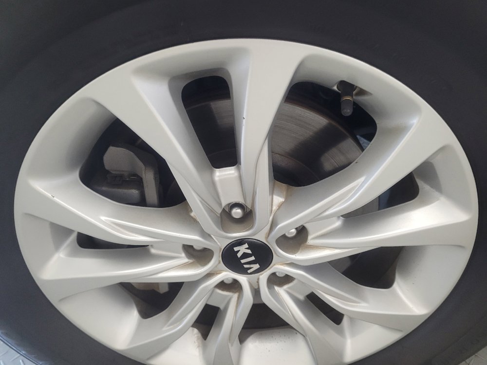 Used 2021 Kia Telluride LX FWD image 31