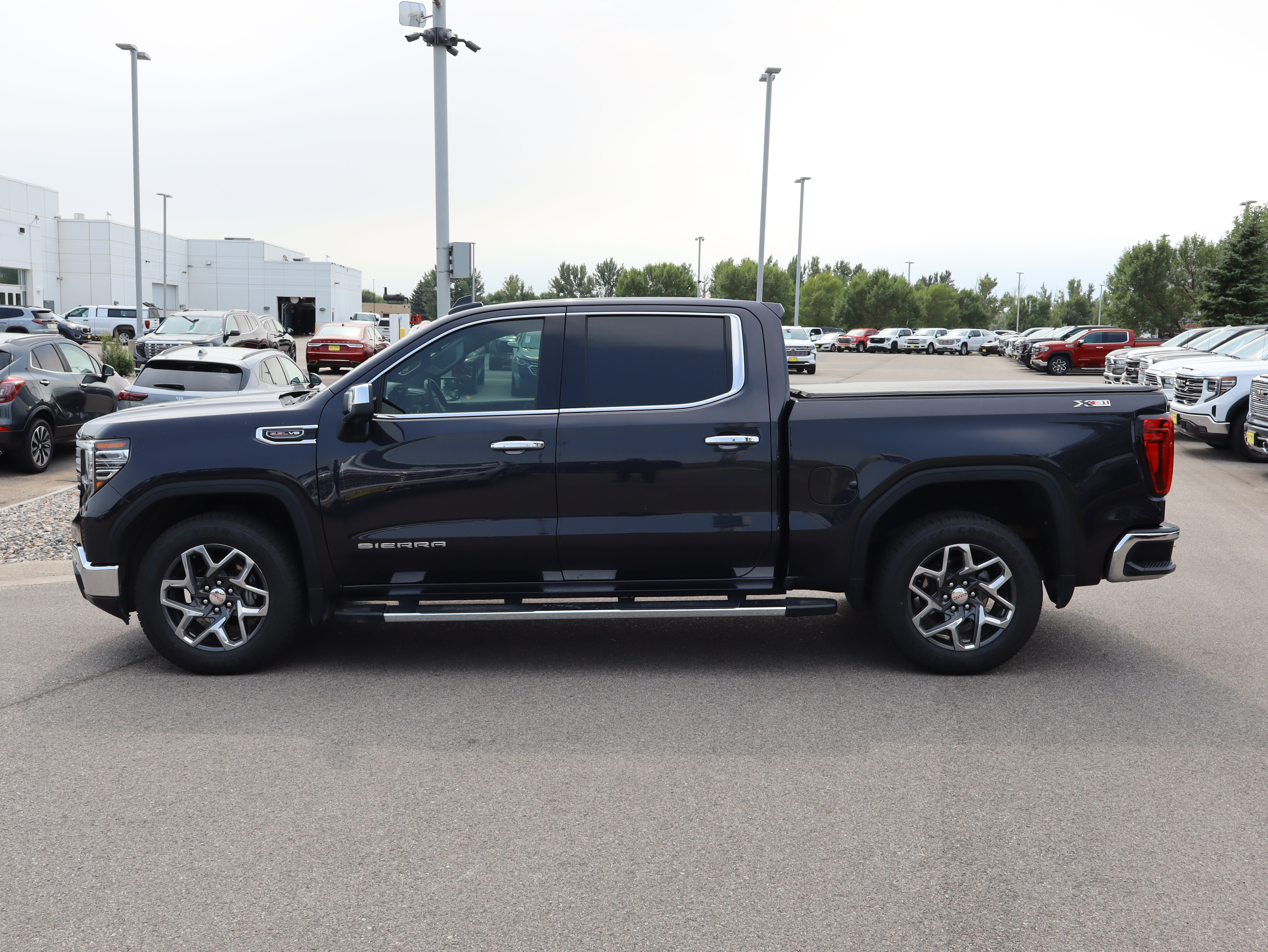 Certified 2024 GMC Sierra 1500 SLT w/ SLT Premium Plus Package AWD/4WD image 4