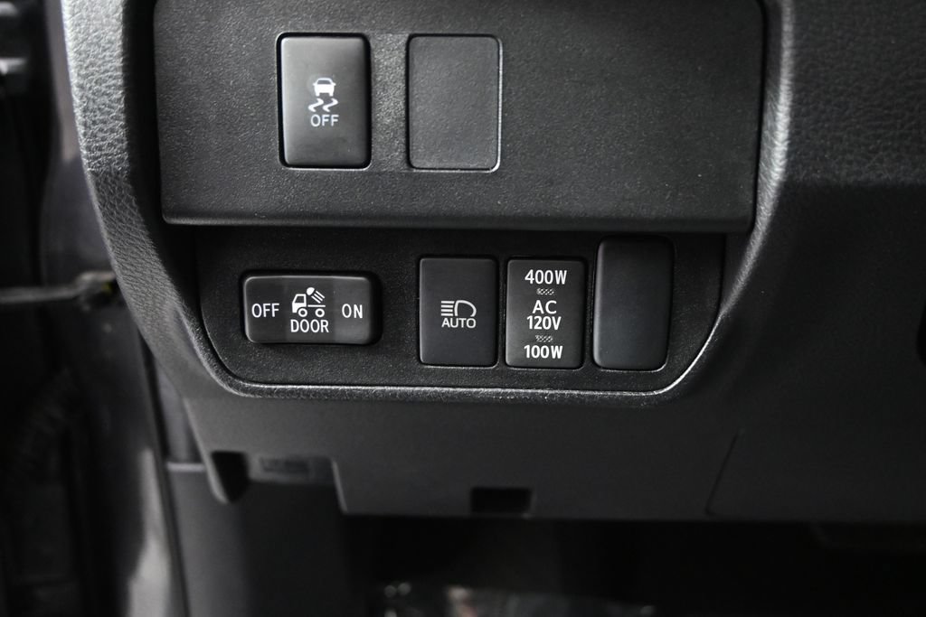Used 2023 Toyota Tacoma TRD Off-Road AWD/4WD image 23