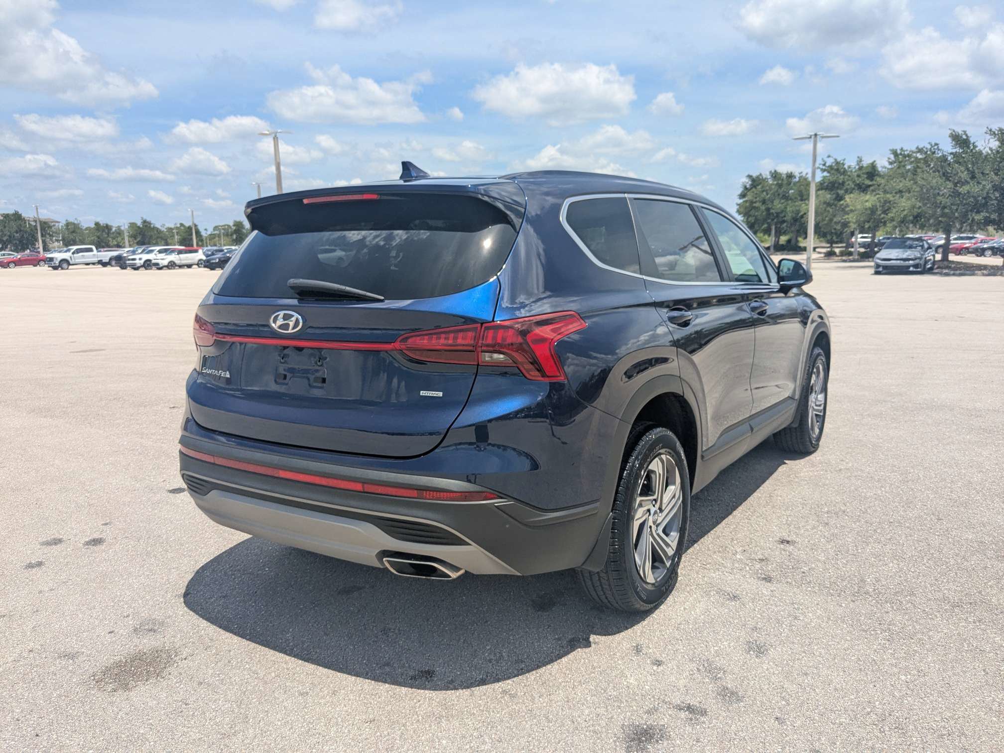 Used 2023 Hyundai Santa Fe SE w/ Cargo Package AWD/4WD image 5