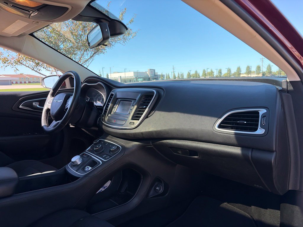 Used 2015 Chrysler 200 Limited w/ Convenience Group FWD image 24