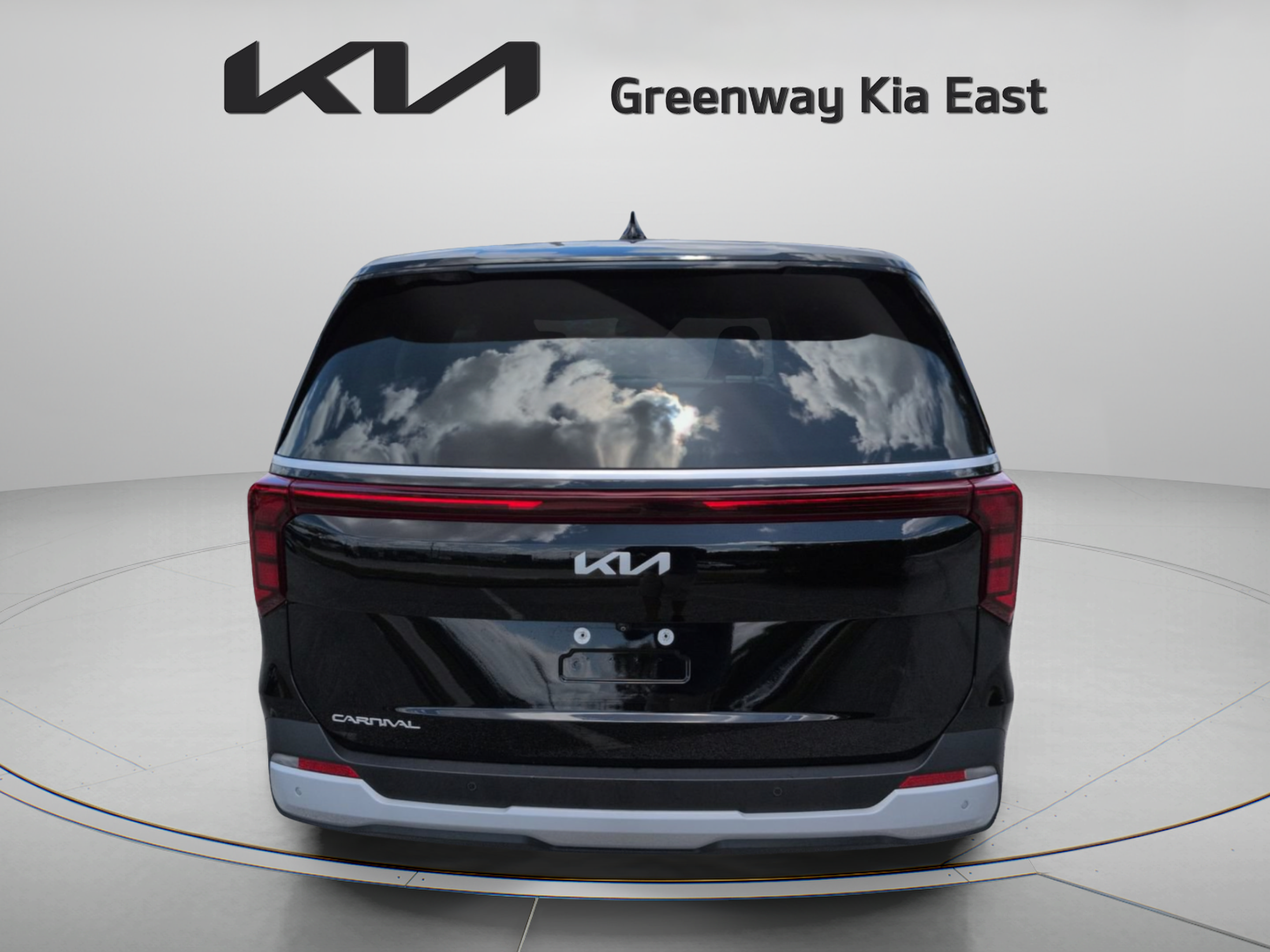 Used 2025 Kia Carnival FWD image 7