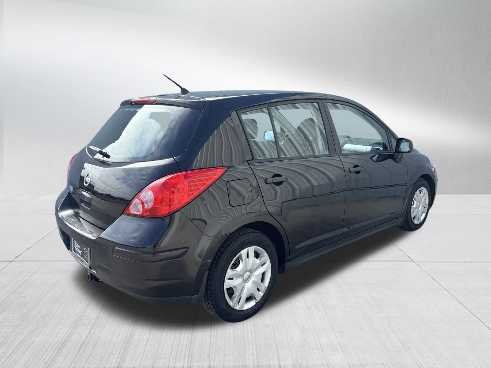 Used 2011 Nissan Versa 1.8 S w/ Plus Pkg image 6