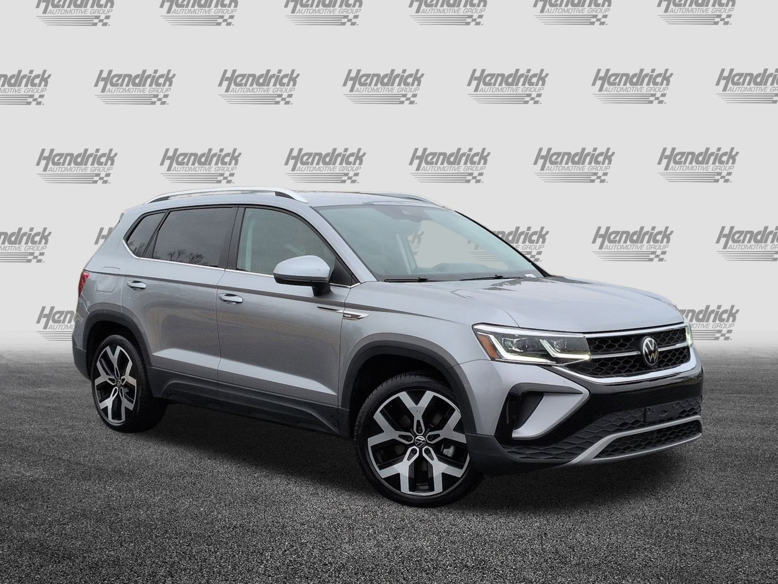 Used 2022 Volkswagen Taos SEL image 2