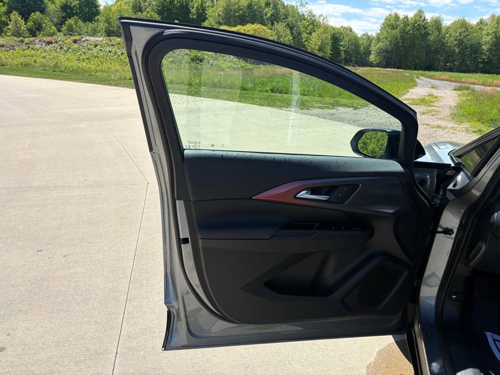 New 2025 Chevrolet Equinox EV RS AWD/4WD image 13