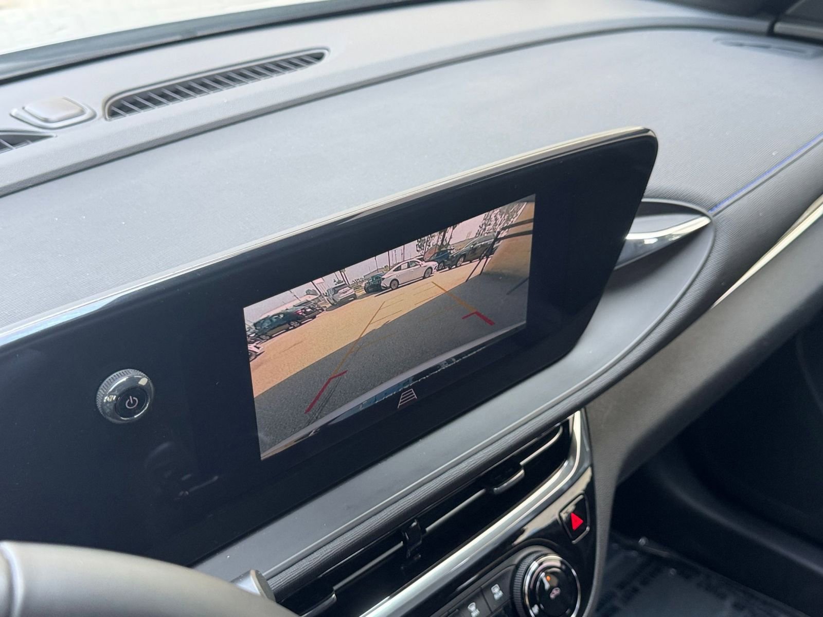 Used 2025 Buick Envista Sport Touring image 23