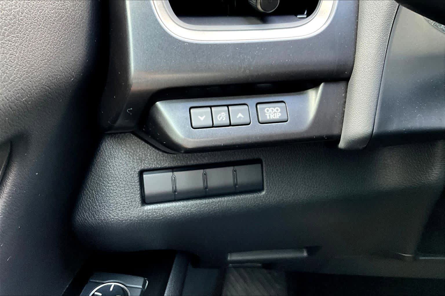 Used 2020 Lexus UX 200 w/ Premium Package image 34