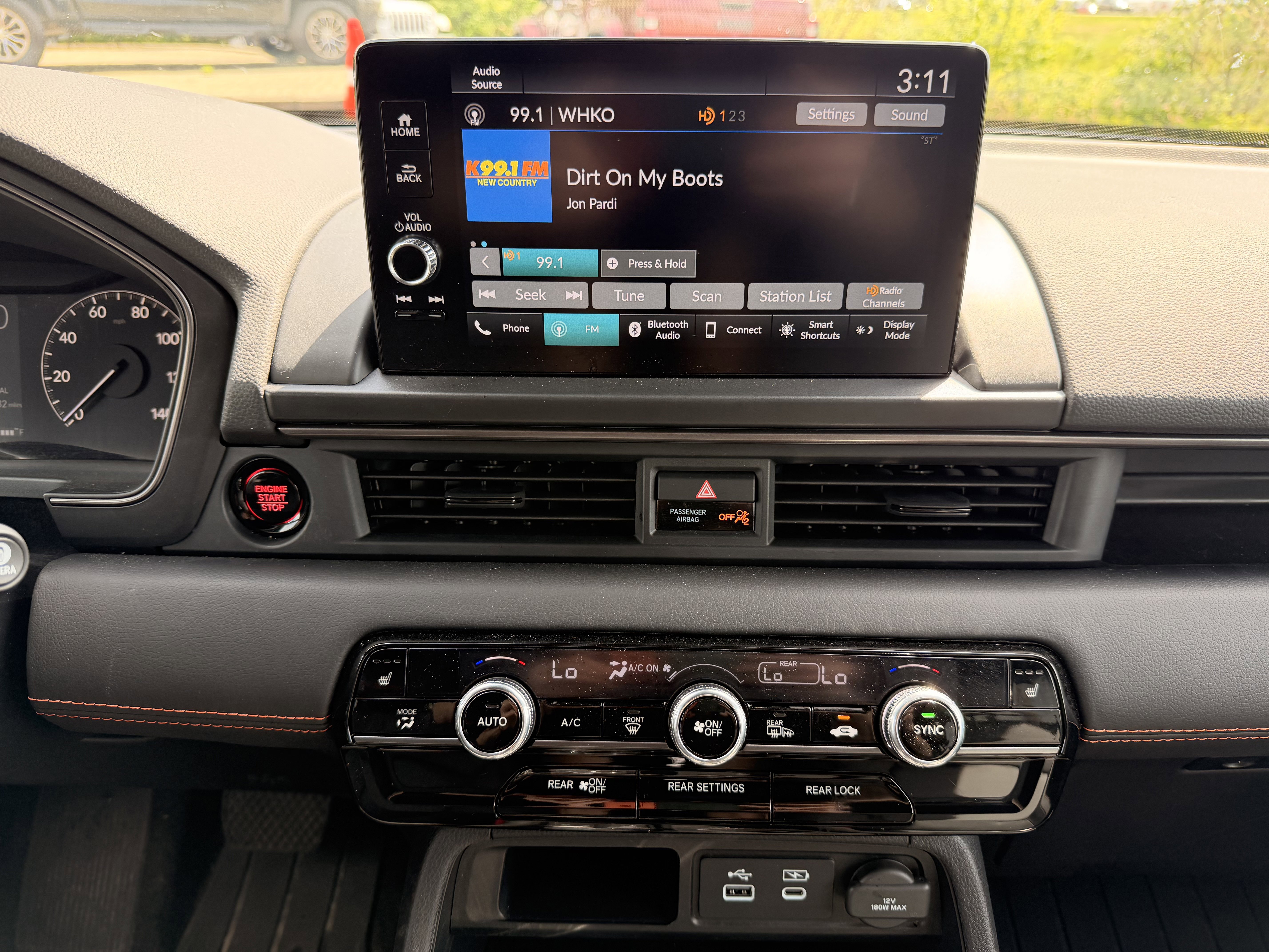 Used 2025 Honda Pilot TrailSport image 19