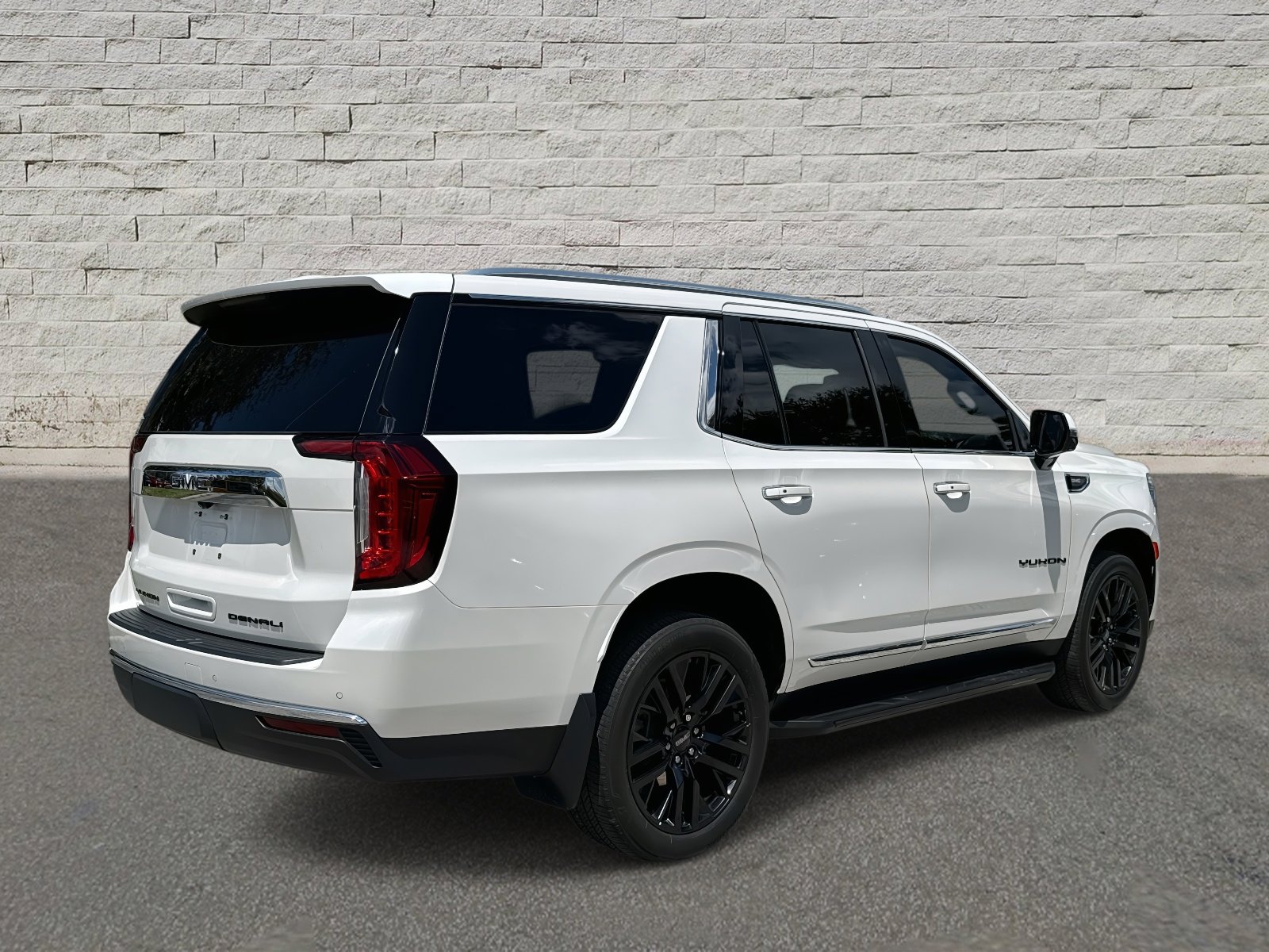 Used 2022 GMC Yukon SLT w/ SLT Premium Package image 5