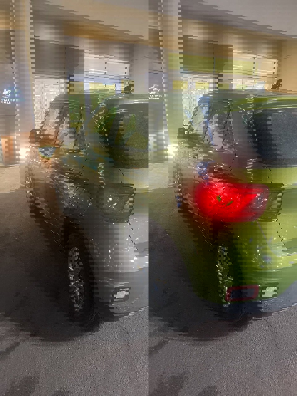 Used 2020 Hyundai Venue SE image 1