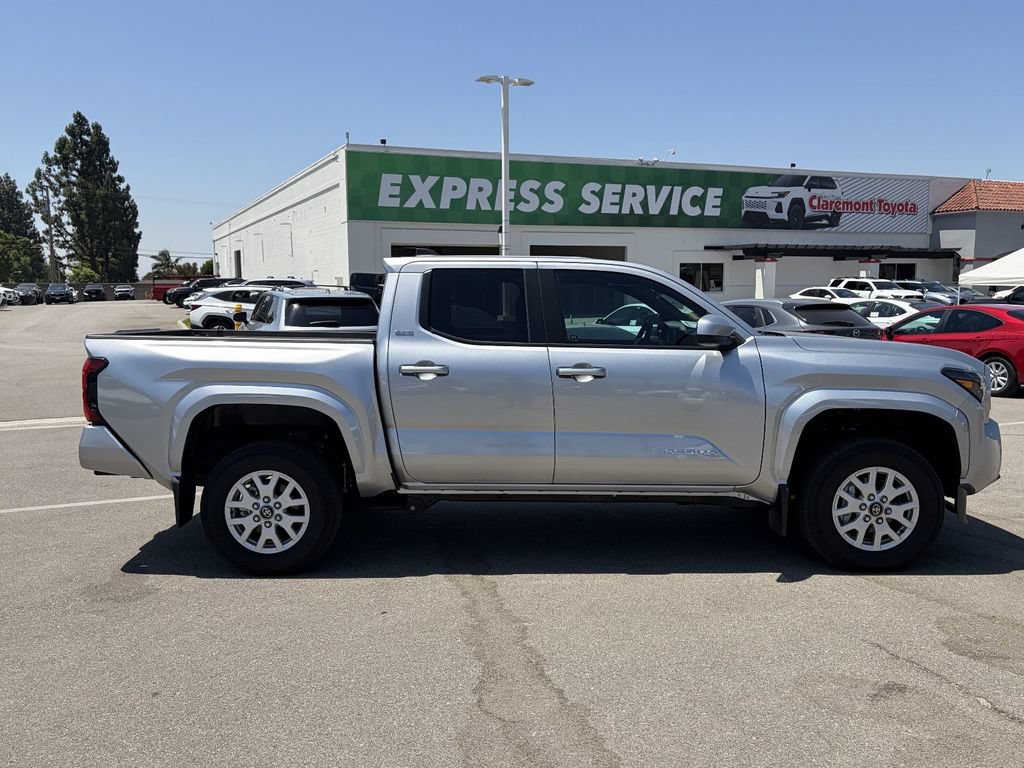 Certified 2025 Toyota Tacoma SR5 AWD/4WD image 43