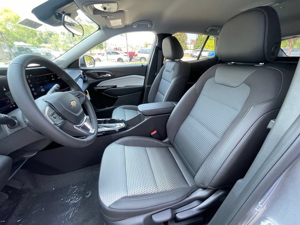 New 2026 Chevrolet Trax LT w/ Driver Confidence Package FWD image 23