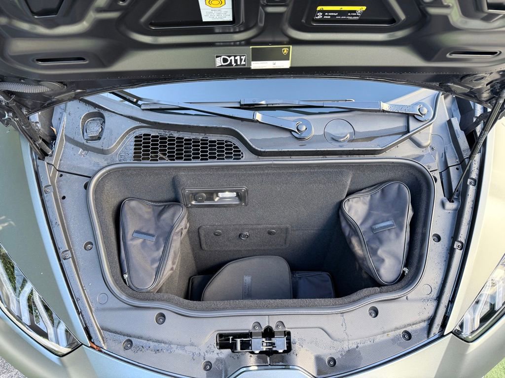 Used 2023 Lamborghini Huracan EVO image 48