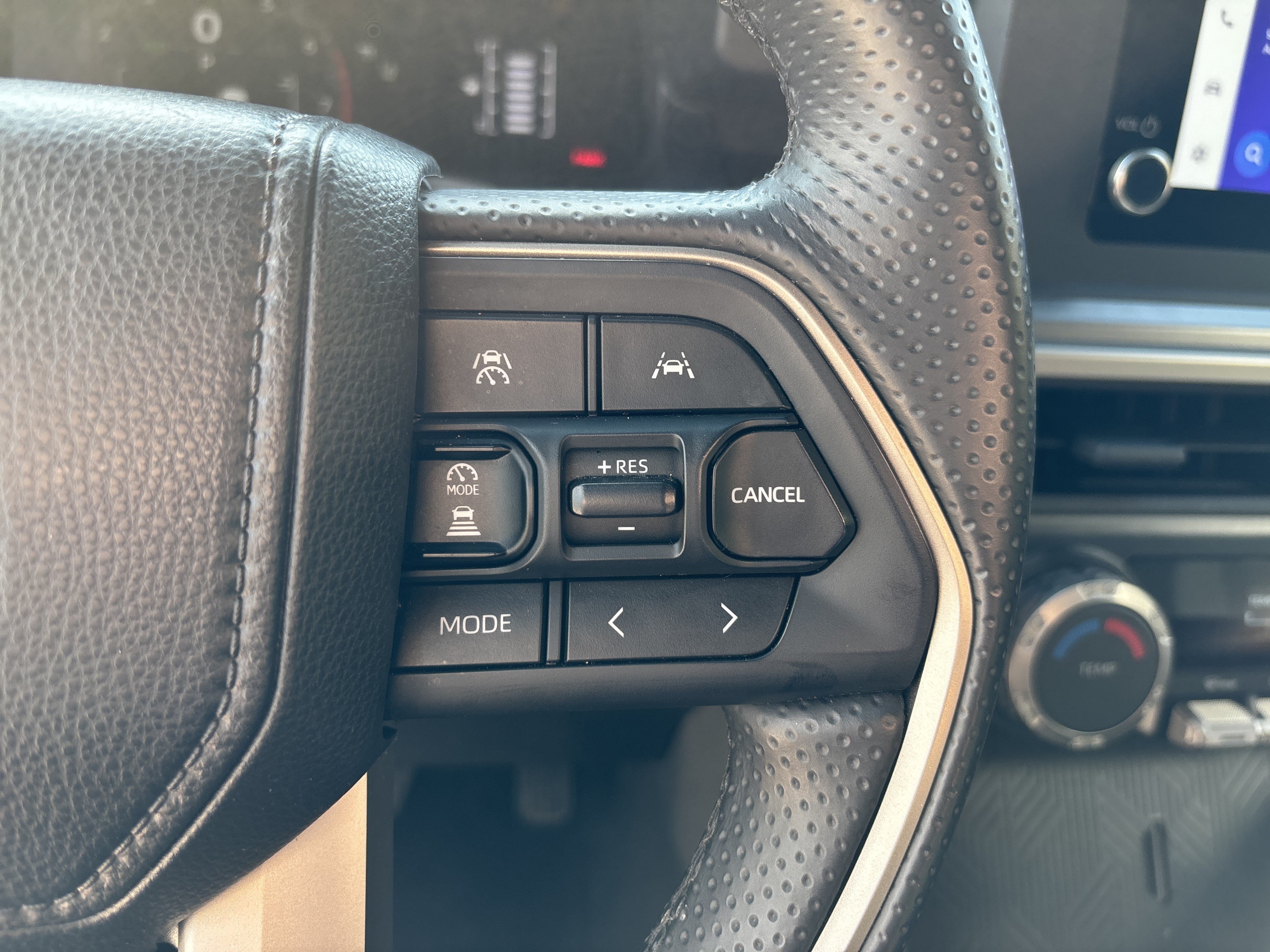Used 2025 Toyota 4Runner SR5 AWD/4WD image 19