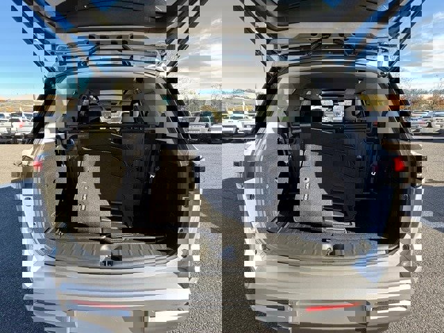 New 2025 Nissan Pathfinder SL w/ SL Premium Package image 18