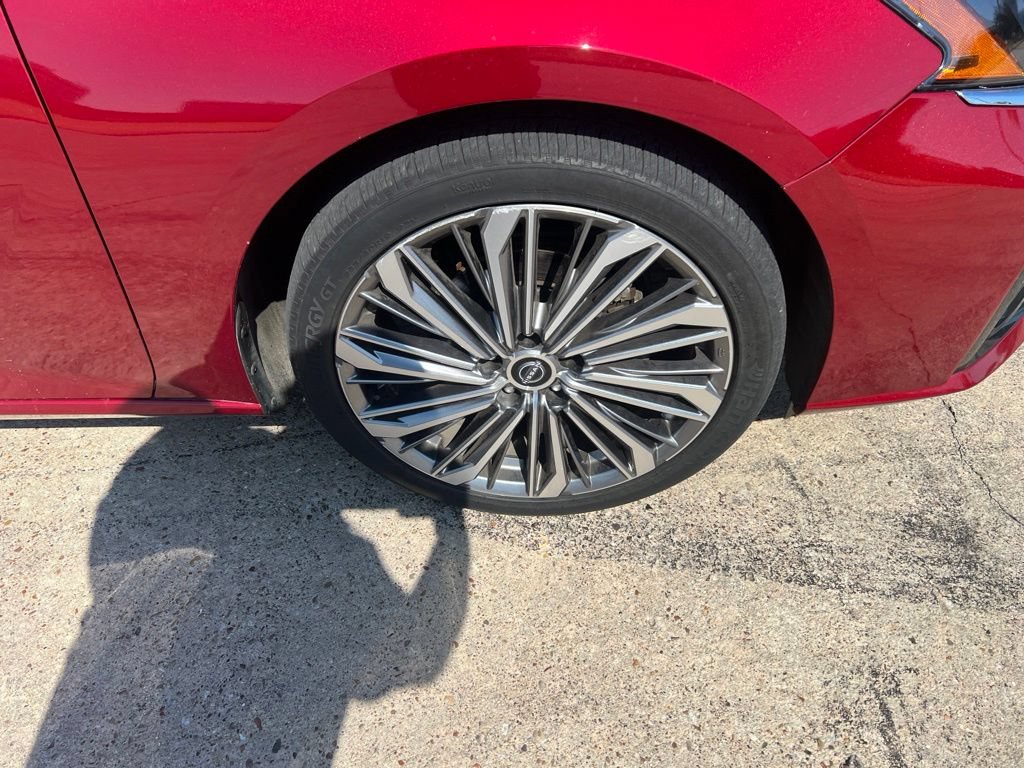 Used 2023 Nissan Altima 2.5 SL FWD image 39