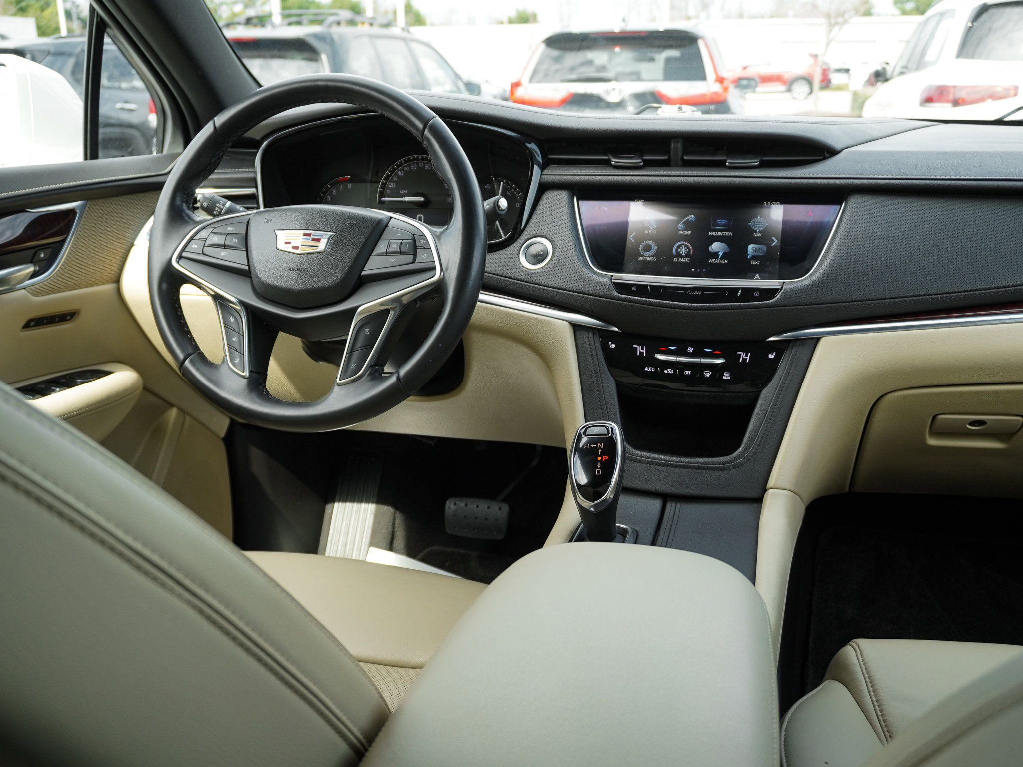 Used 2018 Cadillac XT5 Luxury w/ Driver Awareness Package image 28