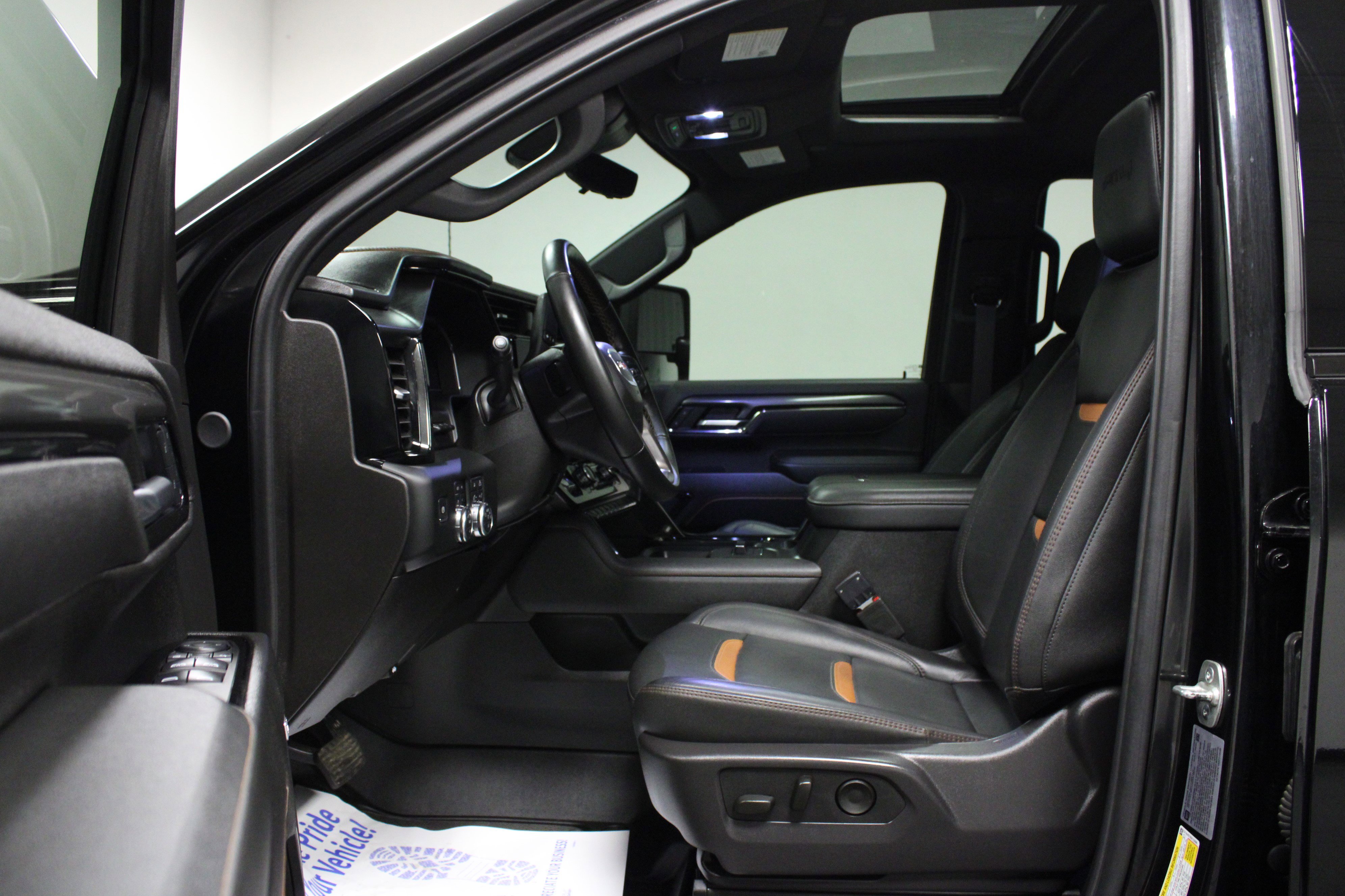 Used 2025 GMC Sierra 2500 AT4 w/ AT4 Premium Plus Package image 12