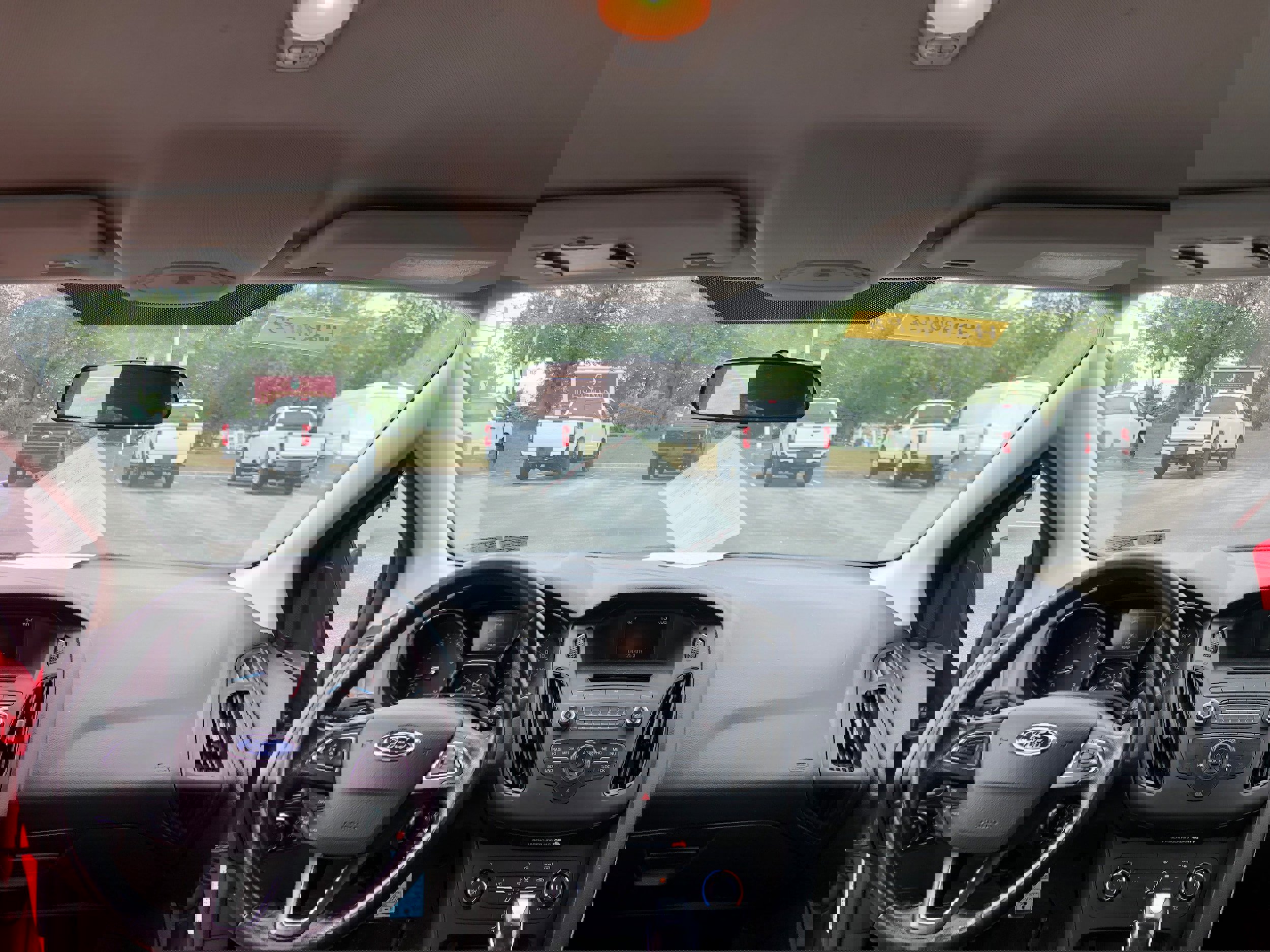 Used 2016 Ford Focus SE w/ SE Sport Package image 9