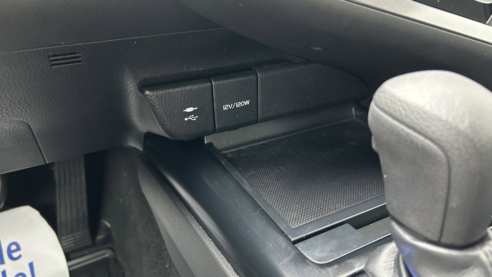 Used 2019 Toyota Camry LE FWD image 31