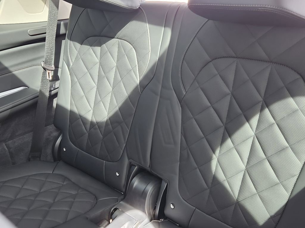 Certified 2026 BMW X7 xDrive40i image 11