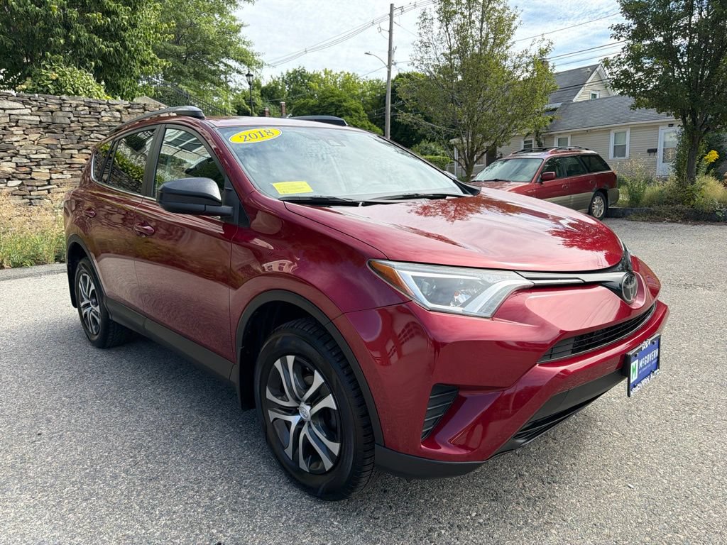 Used 2018 Toyota RAV4 LE AWD/4WD image 8
