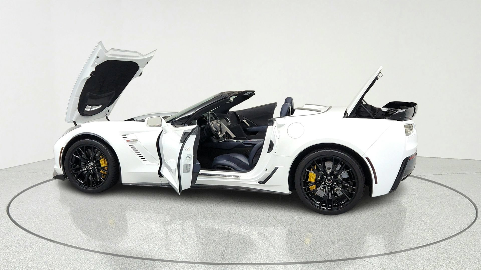 Used 2015 Chevrolet Corvette Z06 w/ 3LZ Preferred Equipment Group RWD image 10