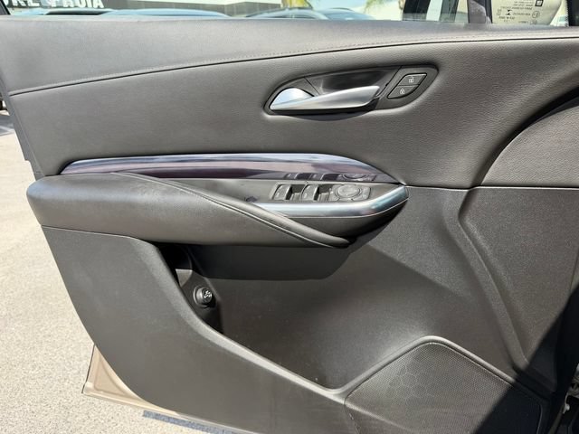 Used 2023 Cadillac XT4 Luxury w/ Cold Weather Package FWD image 12