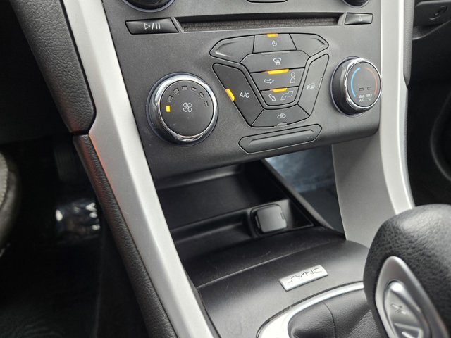 Used 2015 Ford Fusion SE FWD image 10