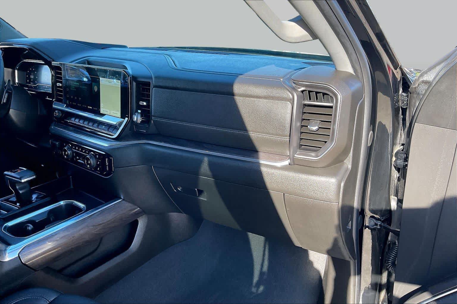 Used 2024 Chevrolet Silverado 1500 LTZ w/ LPO, Dark Essentials Package AWD/4WD image 18