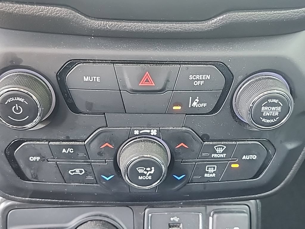 Certified 2021 Jeep Renegade Limited AWD/4WD image 8