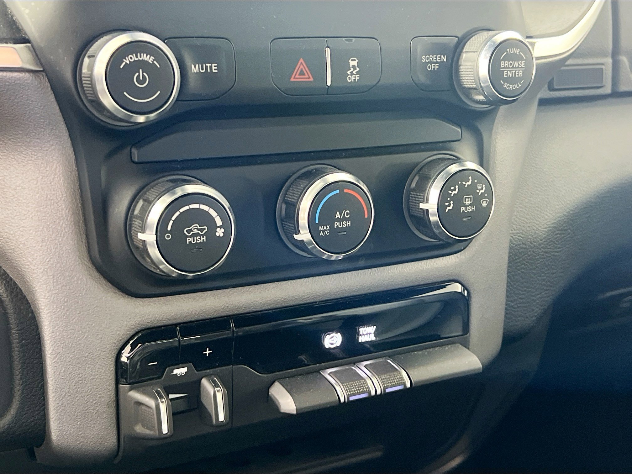 Used 2024 RAM 3500 Big Horn image 19