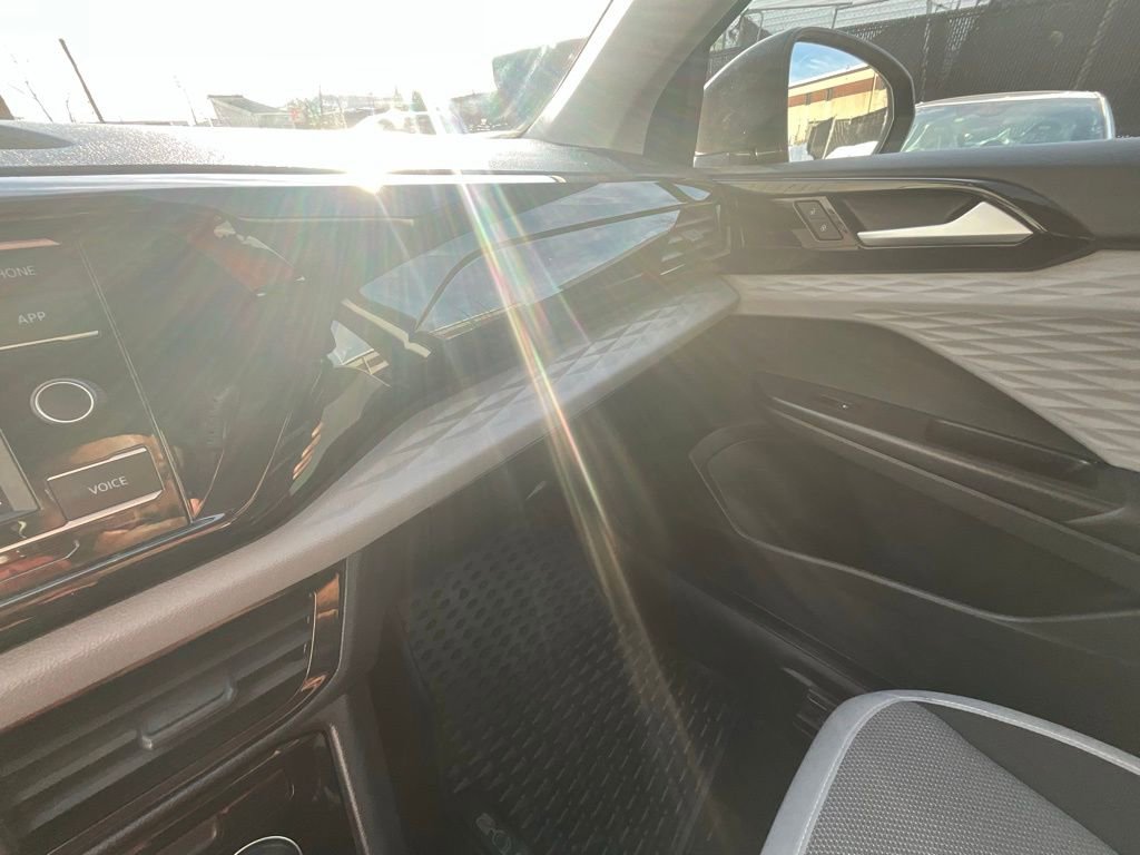 Used 2023 Volkswagen Taos S image 18