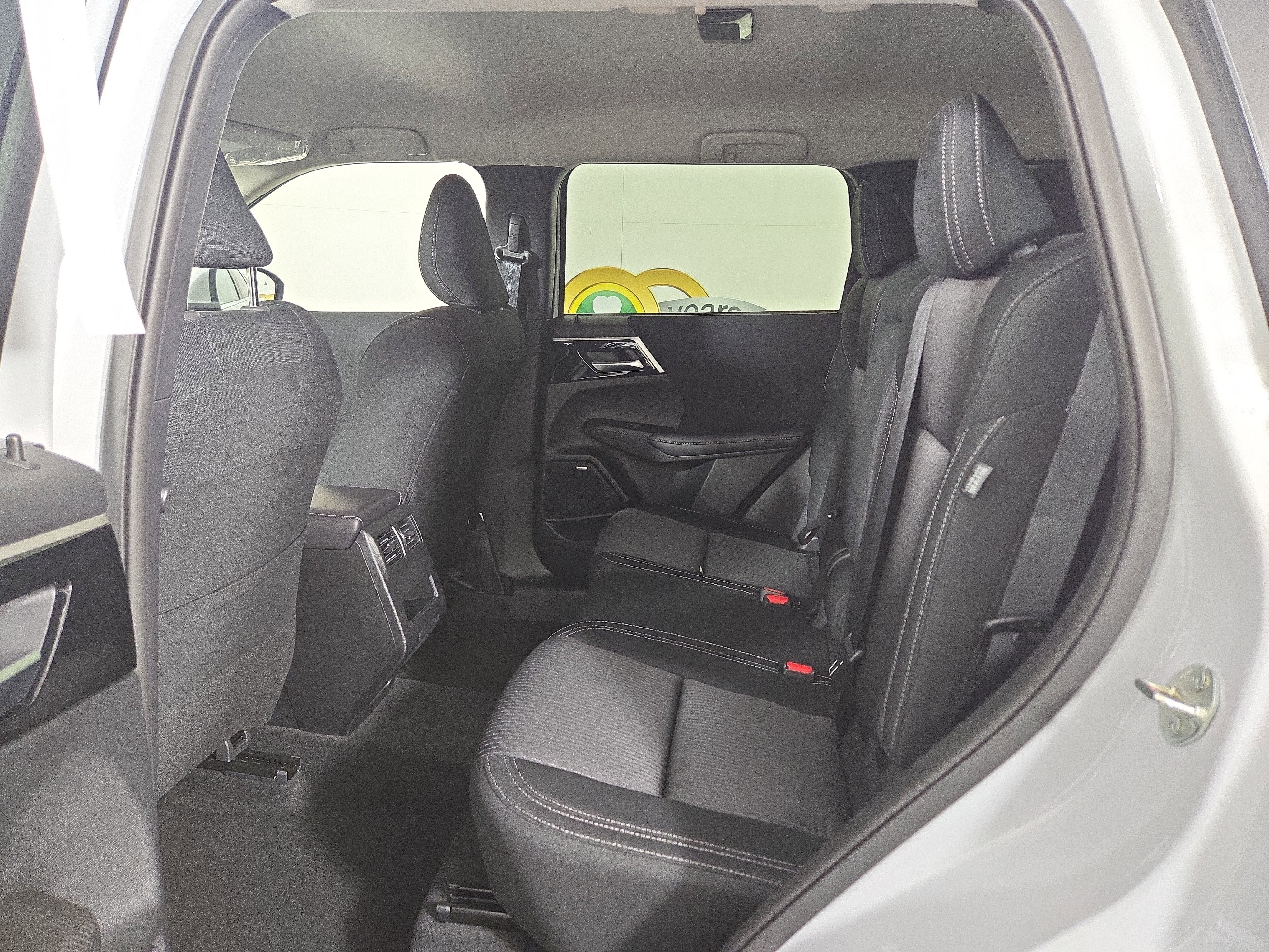 New 2025 Mitsubishi Outlander ES image 11