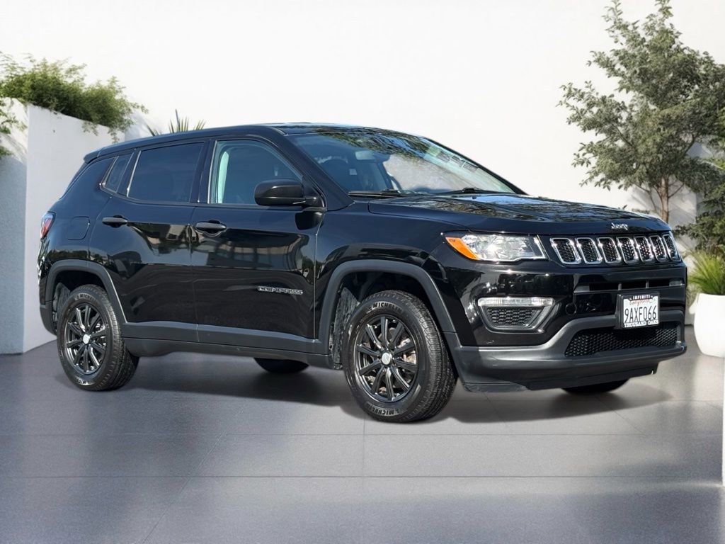 Used 2018 Jeep Compass Sport image 1