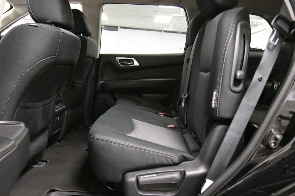 Used 2019 Nissan Pathfinder S image 20