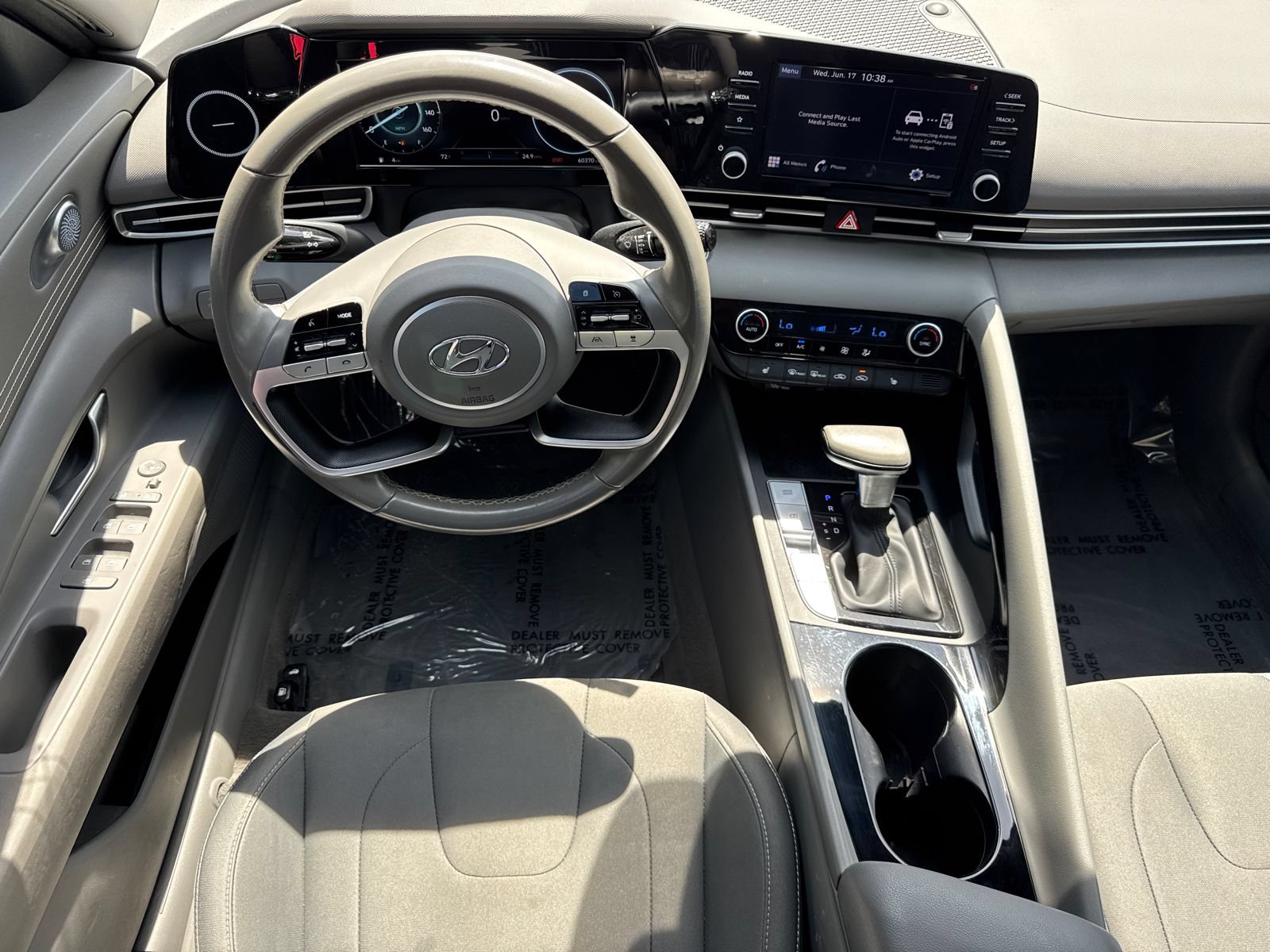Used 2022 Hyundai Elantra SEL w/ Convenience Package FWD image 22