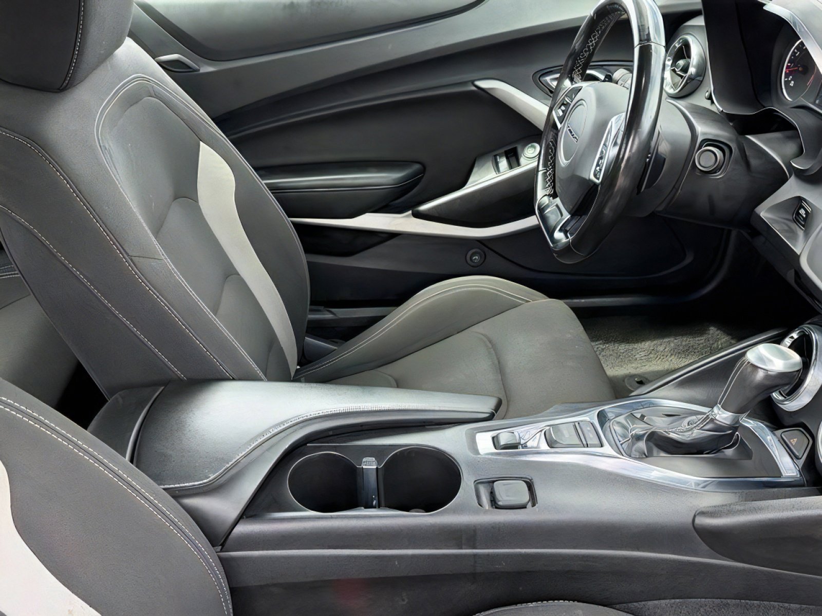 Used 2021 Chevrolet Camaro LT image 11