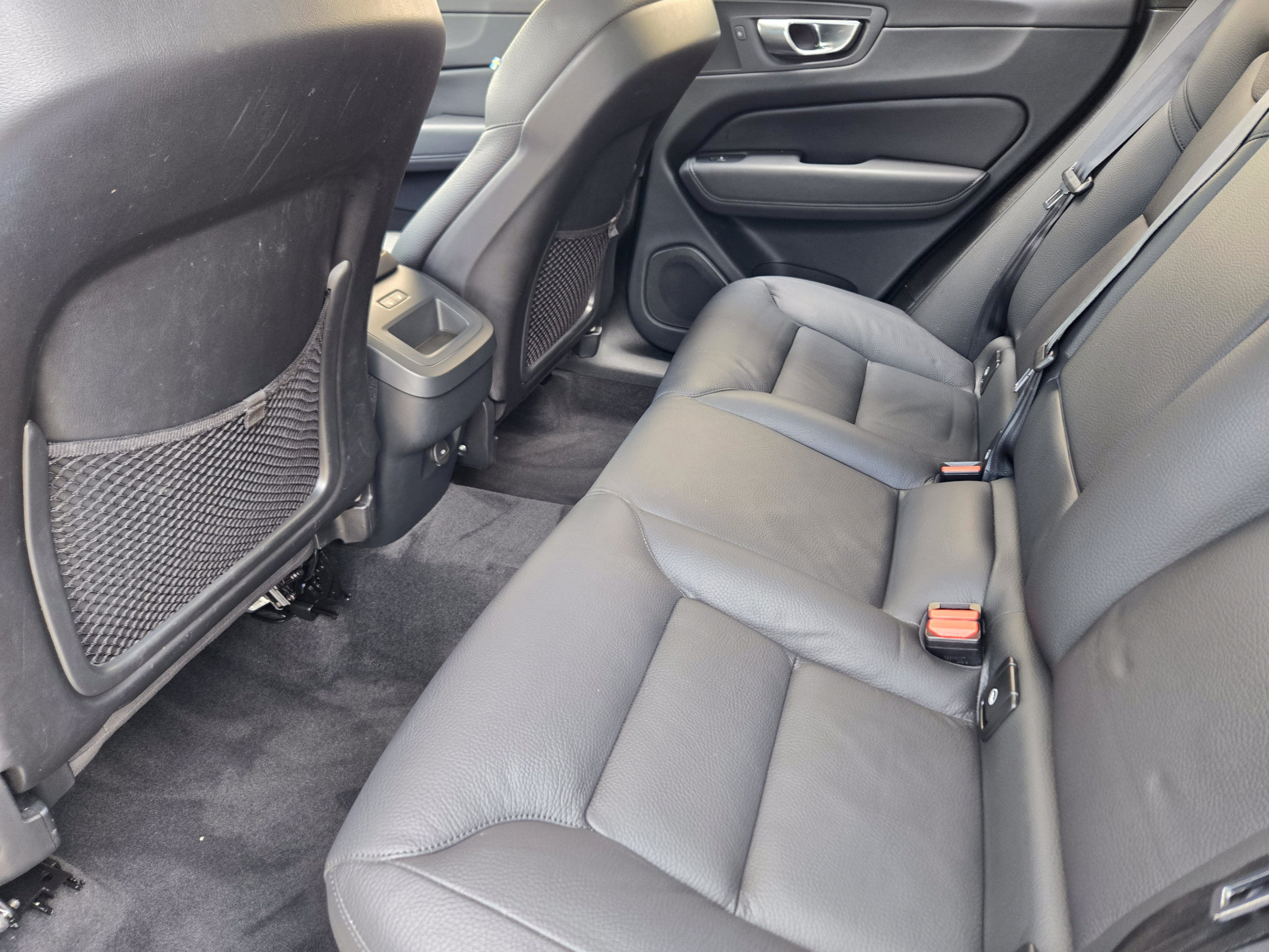 Used 2024 Volvo XC60 B5 Plus w/ Protection Package Premier AWD/4WD image 30