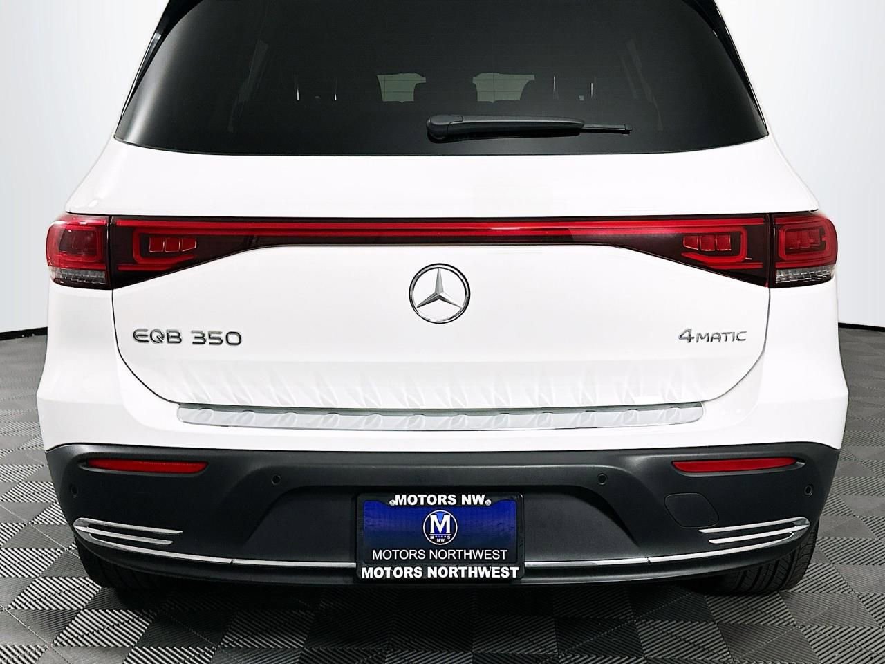 Used 2023 Mercedes-Benz EQB 350 4MATIC SUV w/ Exclusive Package image 23
