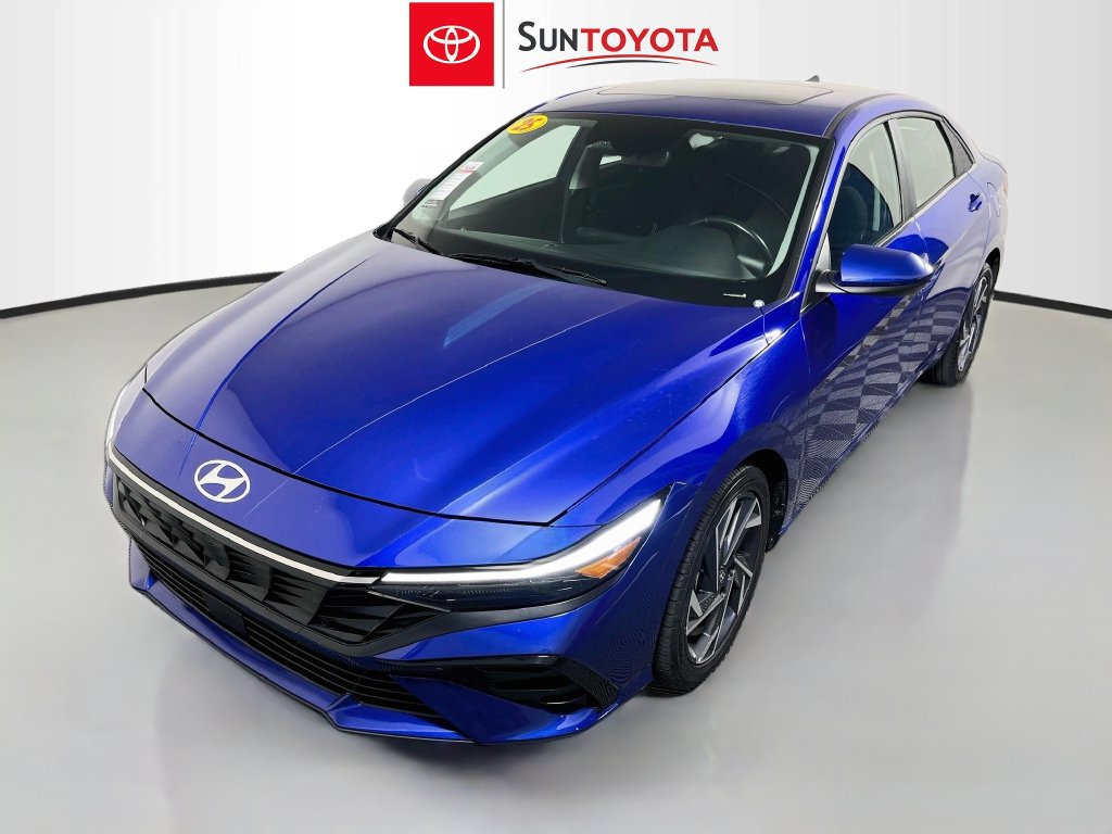Used 2025 Hyundai Elantra SEL FWD image 7
