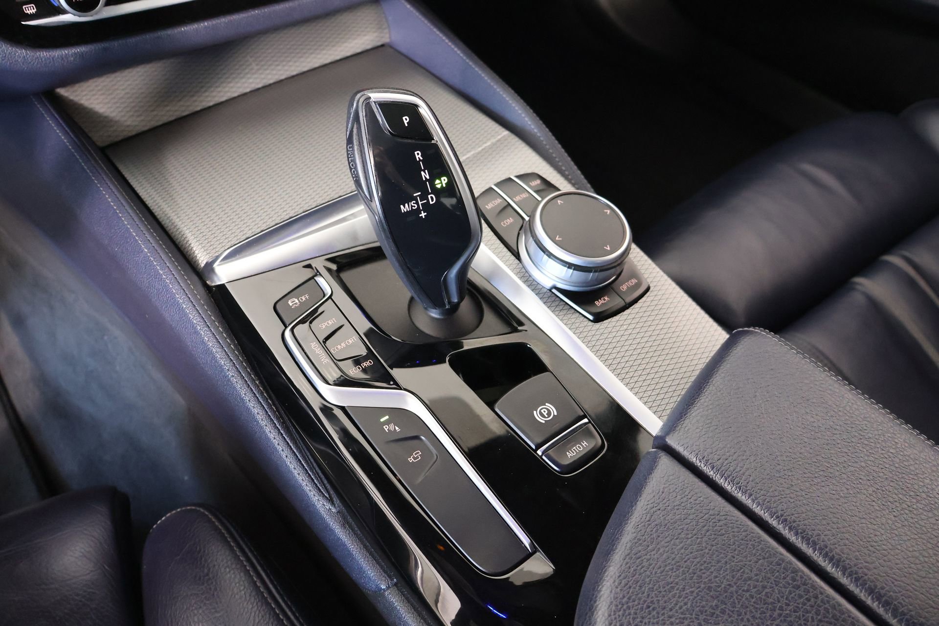 Used 2019 BMW M550i xDrive image 9