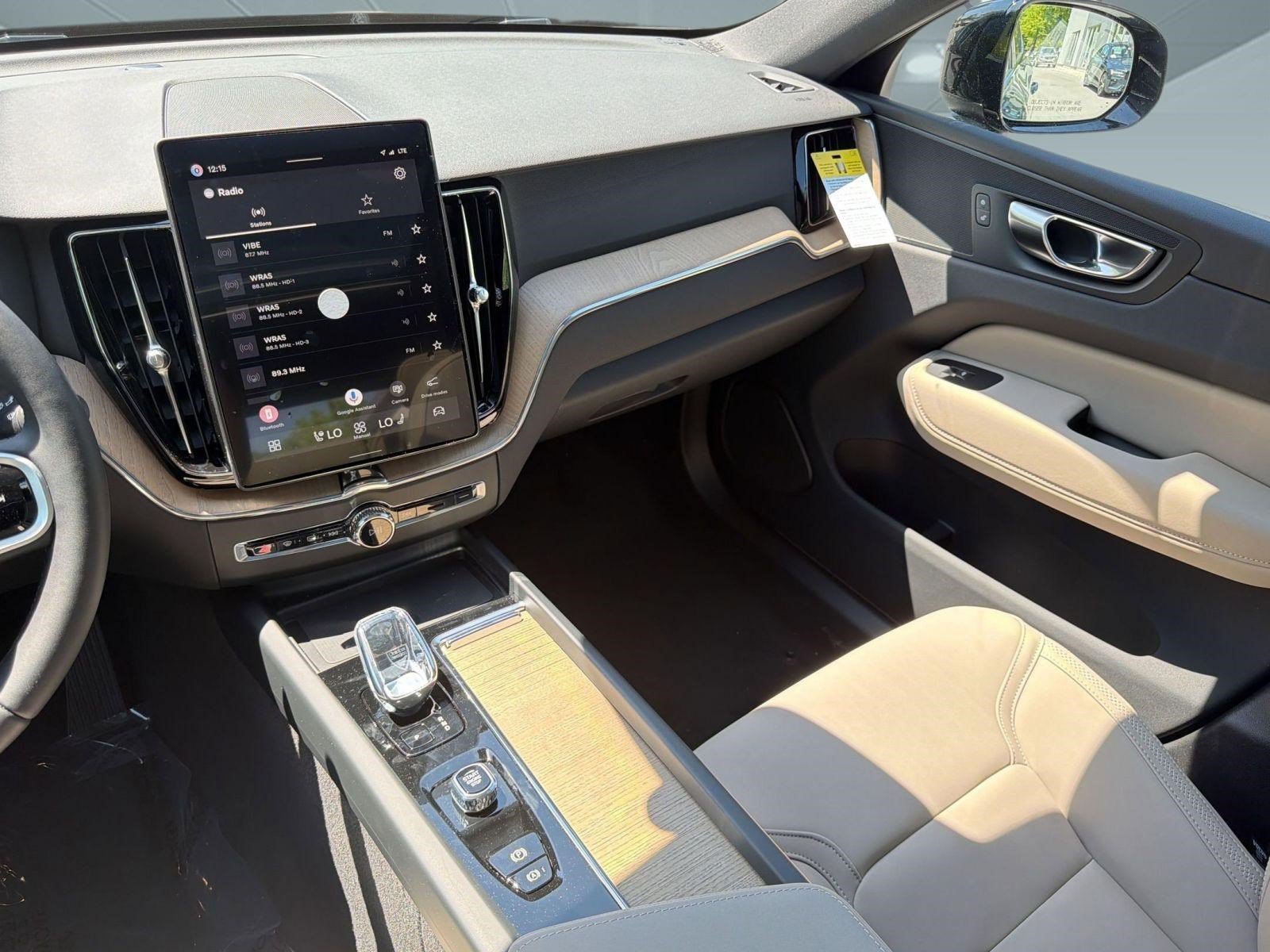 New 2026 Volvo XC60 B5 Core w/ Climate Package AWD/4WD image 27