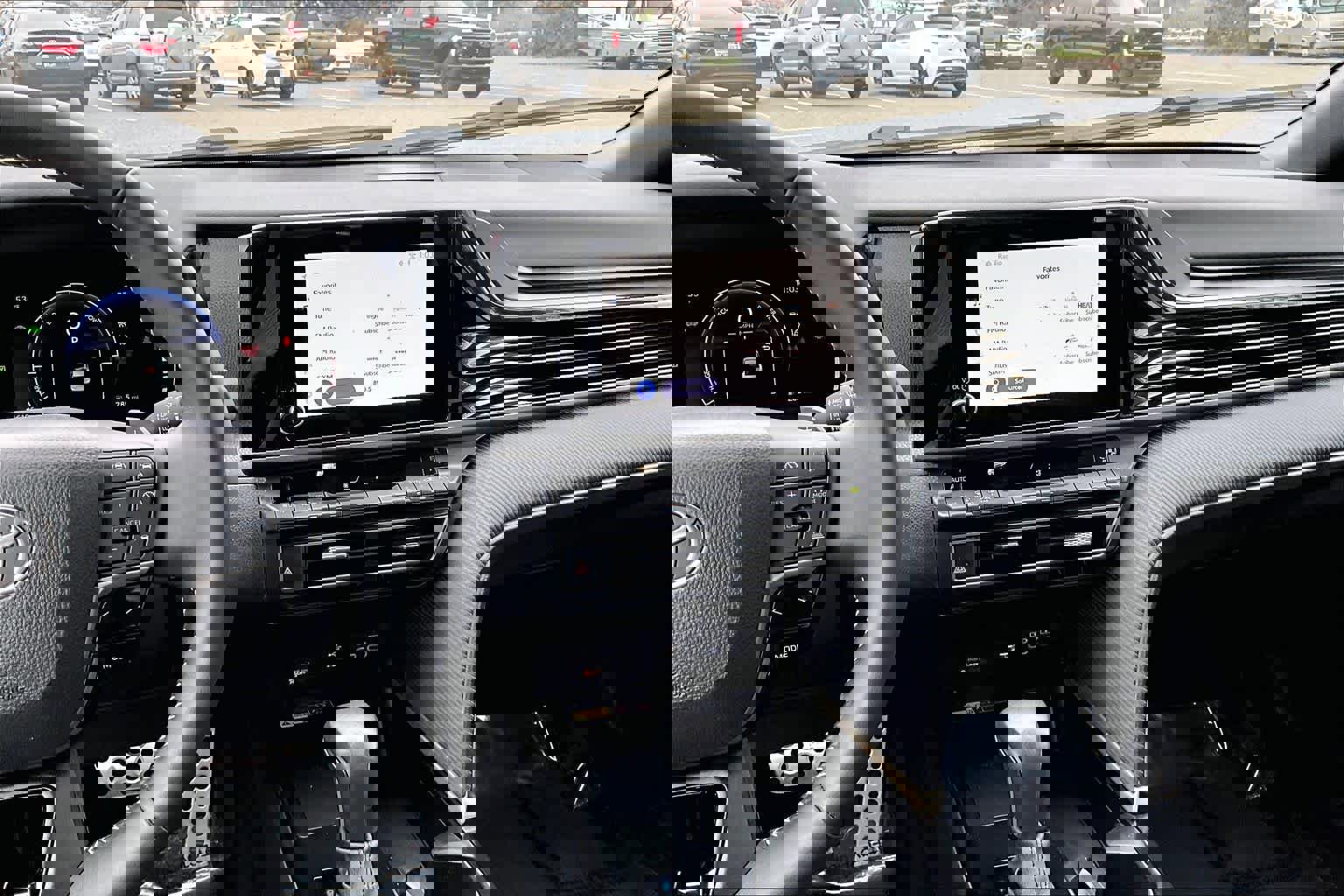 Certified 2025 Toyota Camry SE image 7