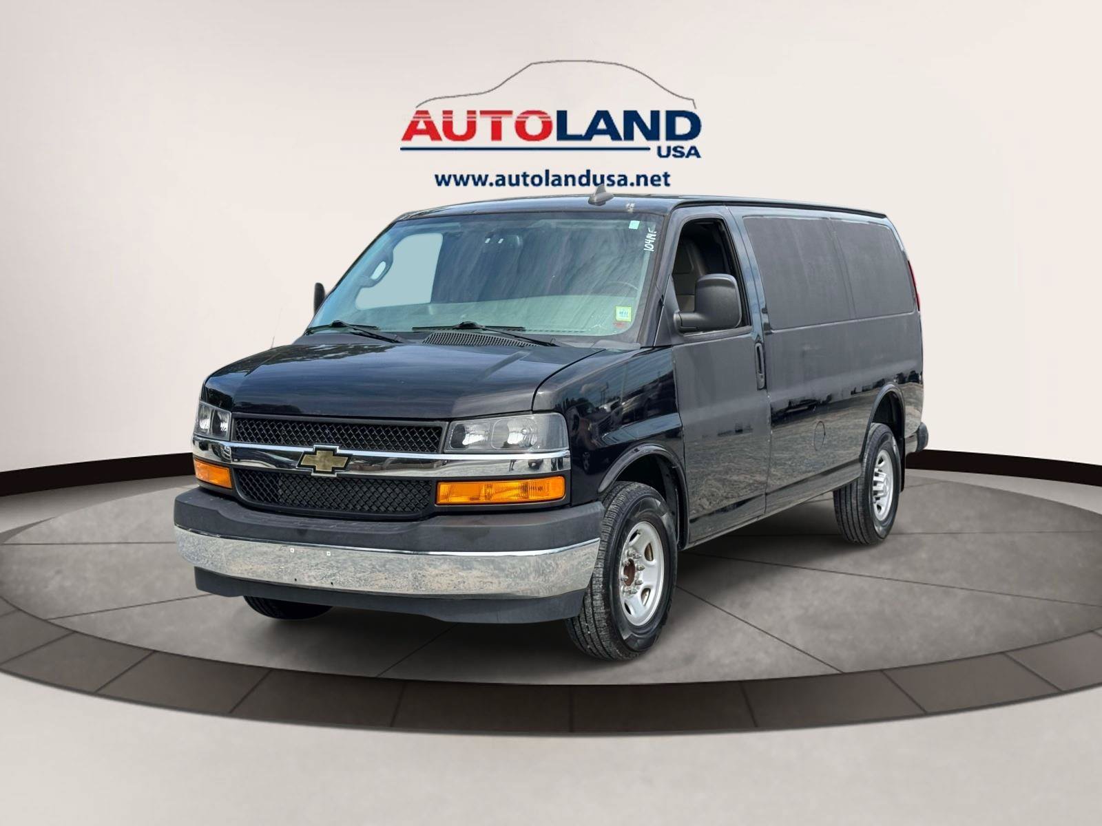 Used 2018 Chevrolet Express 2500 w/ Driver Convenience Package RWD image 1