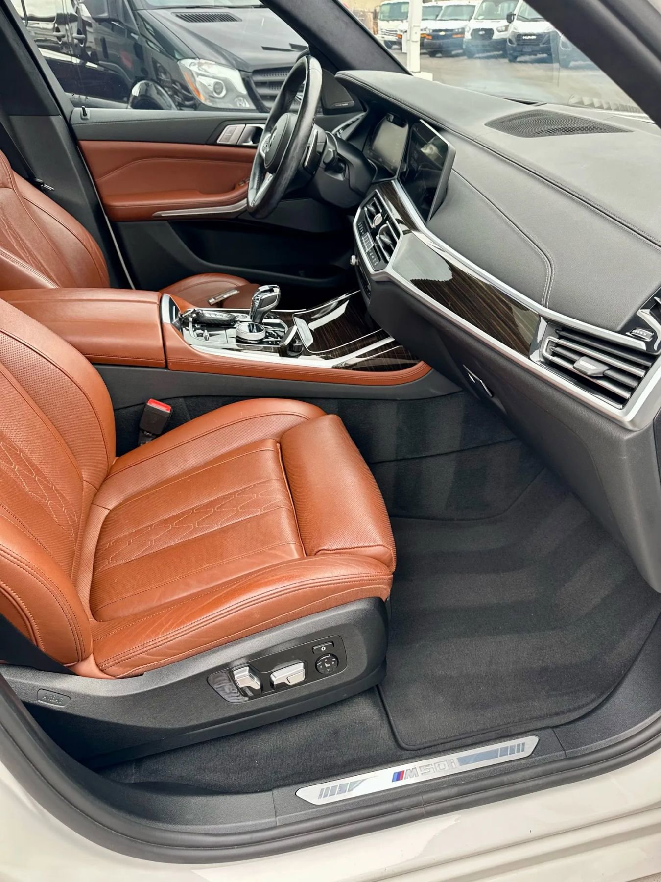 Used 2021 BMW X7 M50i w/ Dynamic Handling Package image 8