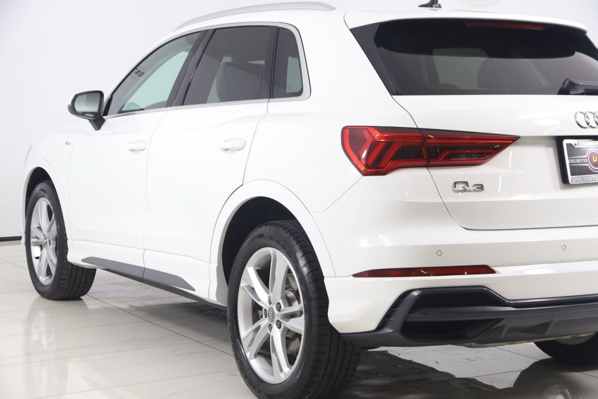 Used 2019 Audi Q3 2.0T Premium w/ Convenience Package AWD/4WD image 22