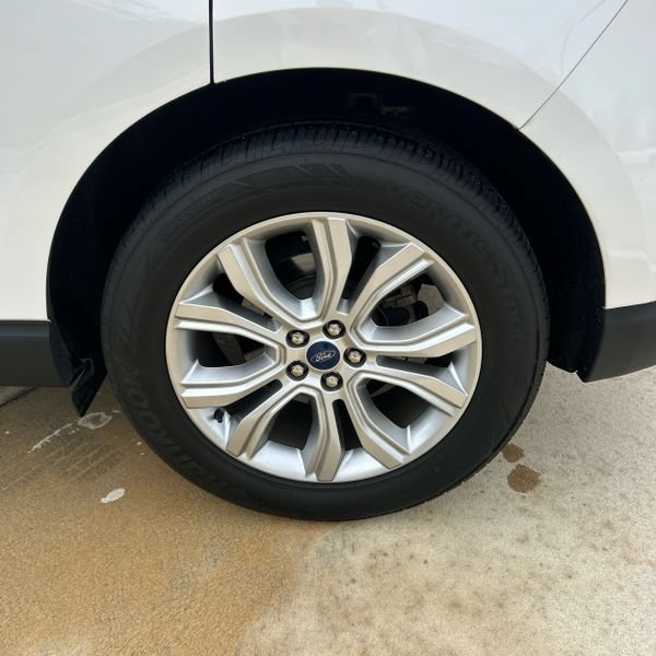 Used 2021 Ford Edge Titanium FWD image 28