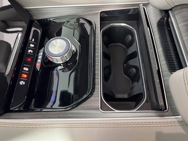 Used 2024 Jeep Wagoneer L Series II w/ Flexible Seating Group image 29