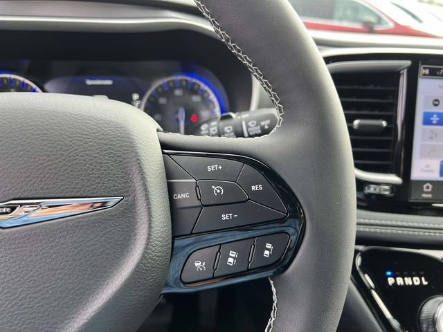 New 2026 Chrysler Pacifica Select w/ S Appearance Package AWD/4WD image 15